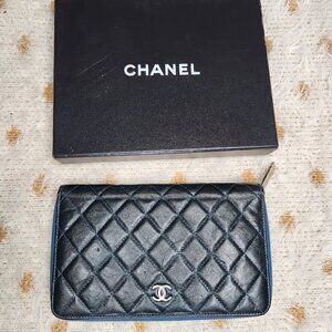Chanel Diamond-quilted CC Caviar zip-around Wallet